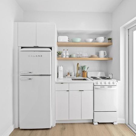 M Lake Worth Beach - Modern Villas Near West Palm Beach, Chic Retro Vibes, King Bed, Cozy Backyard, Bbq, Workspace, High-Speed Internet, Free Parking, 5 Minutes To Downtown & Beach Esterno foto