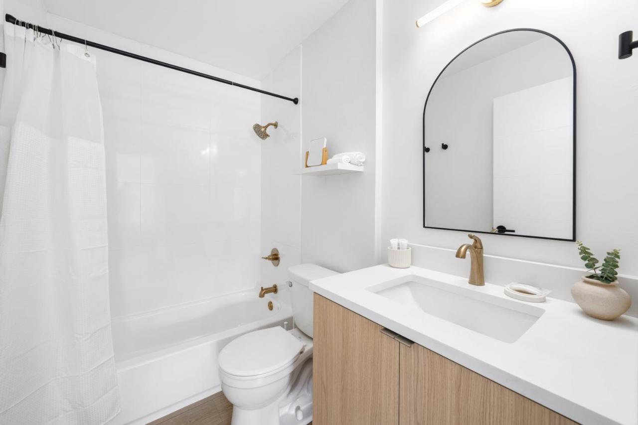M Lake Worth Beach - Modern Villas Near West Palm Beach, Chic Retro Vibes, King Bed, Cozy Backyard, Bbq, Workspace, High-Speed Internet, Free Parking, 5 Minutes To Downtown & Beach Esterno foto