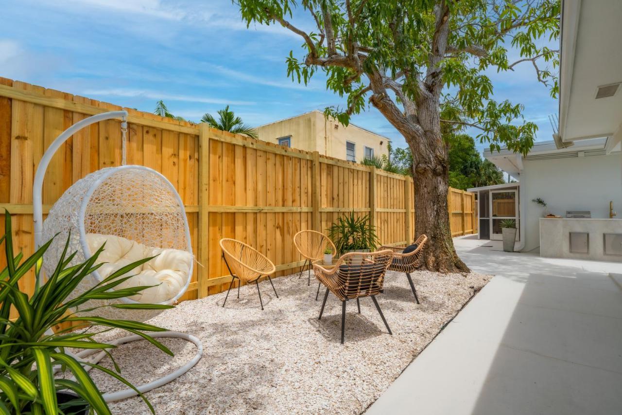 M Lake Worth Beach - Modern Villas Near West Palm Beach, Chic Retro Vibes, King Bed, Cozy Backyard, Bbq, Workspace, High-Speed Internet, Free Parking, 5 Minutes To Downtown & Beach Esterno foto