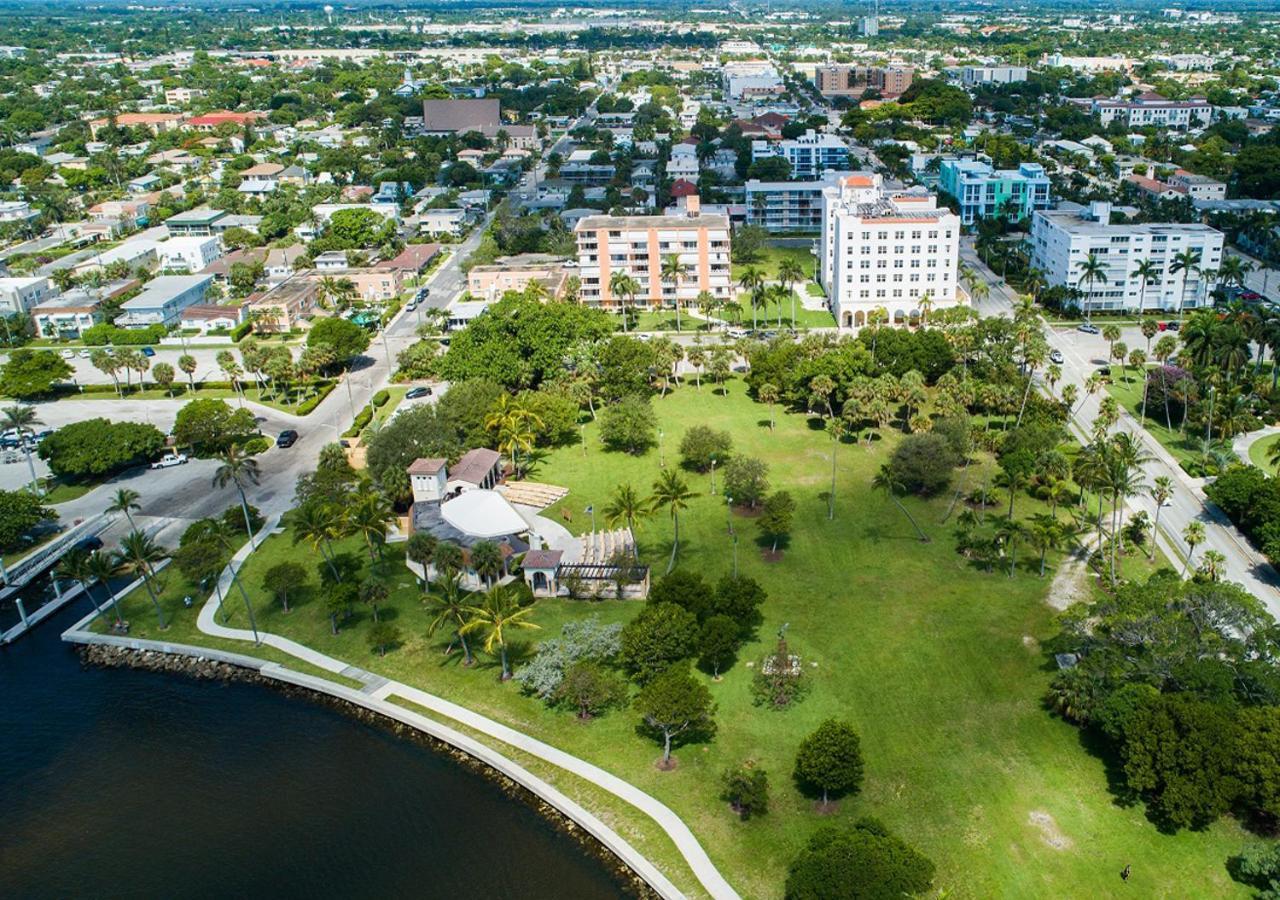 M Lake Worth Beach - Modern Villas Near West Palm Beach, Chic Retro Vibes, King Bed, Cozy Backyard, Bbq, Workspace, High-Speed Internet, Free Parking, 5 Minutes To Downtown & Beach Esterno foto