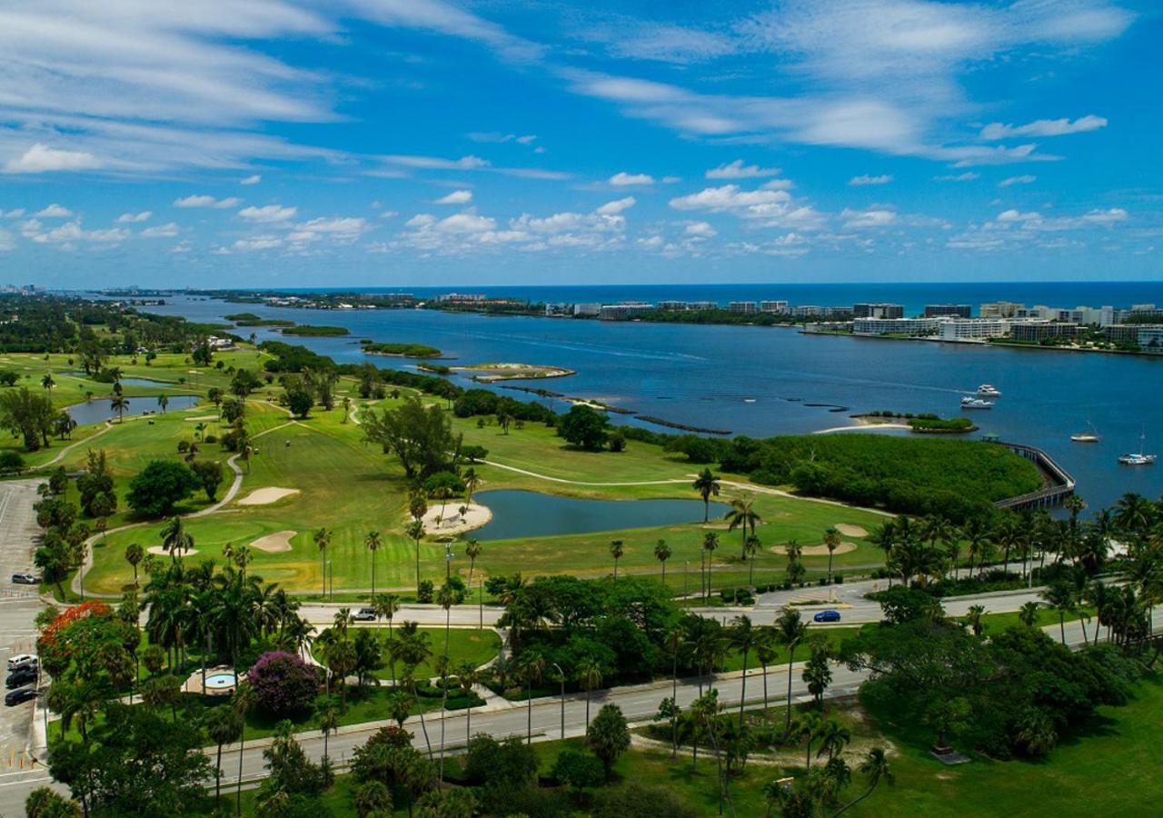 M Lake Worth Beach - Modern Villas Near West Palm Beach, Chic Retro Vibes, King Bed, Cozy Backyard, Bbq, Workspace, High-Speed Internet, Free Parking, 5 Minutes To Downtown & Beach Esterno foto