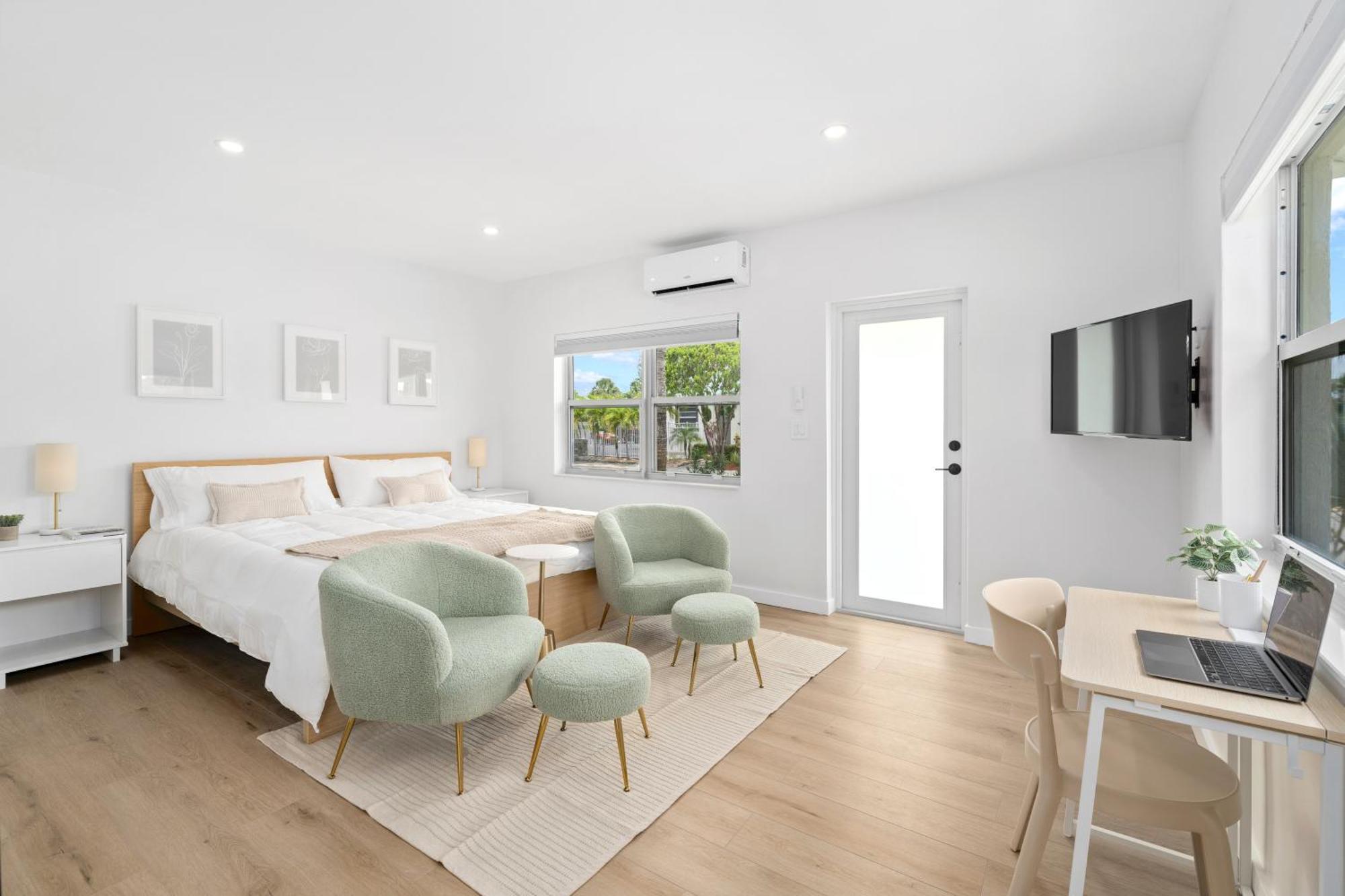 M Lake Worth Beach - Modern Villas Near West Palm Beach, Chic Retro Vibes, King Bed, Cozy Backyard, Bbq, Workspace, High-Speed Internet, Free Parking, 5 Minutes To Downtown & Beach Esterno foto