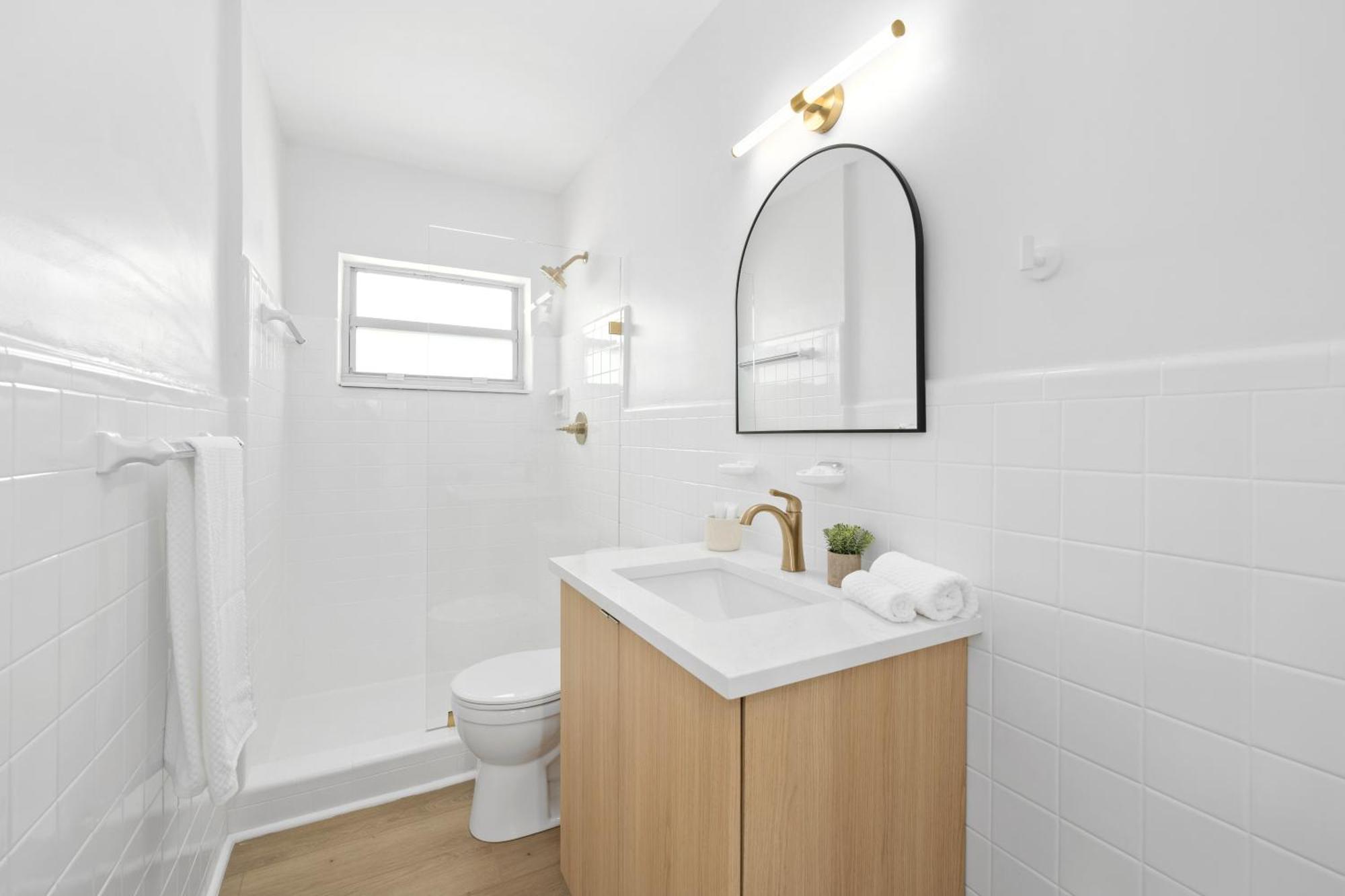 M Lake Worth Beach - Modern Villas Near West Palm Beach, Chic Retro Vibes, King Bed, Cozy Backyard, Bbq, Workspace, High-Speed Internet, Free Parking, 5 Minutes To Downtown & Beach Esterno foto