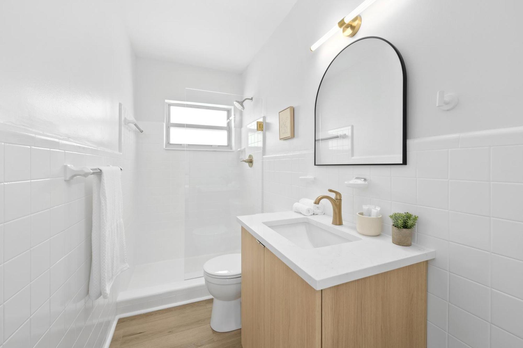 M Lake Worth Beach - Modern Villas Near West Palm Beach, Chic Retro Vibes, King Bed, Cozy Backyard, Bbq, Workspace, High-Speed Internet, Free Parking, 5 Minutes To Downtown & Beach Esterno foto