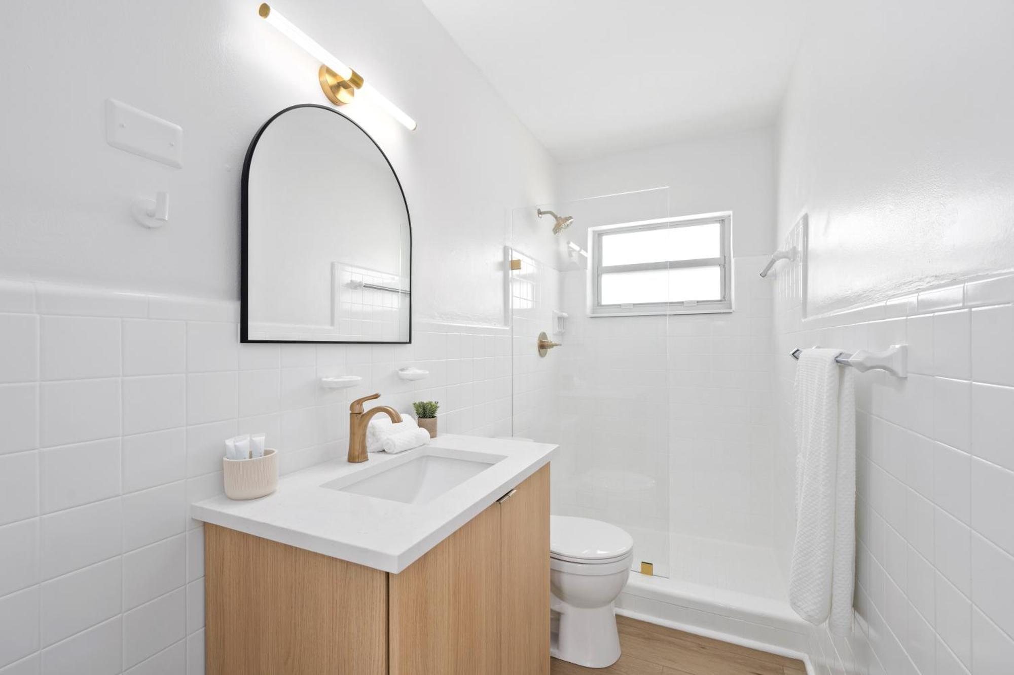 M Lake Worth Beach - Modern Villas Near West Palm Beach, Chic Retro Vibes, King Bed, Cozy Backyard, Bbq, Workspace, High-Speed Internet, Free Parking, 5 Minutes To Downtown & Beach Esterno foto