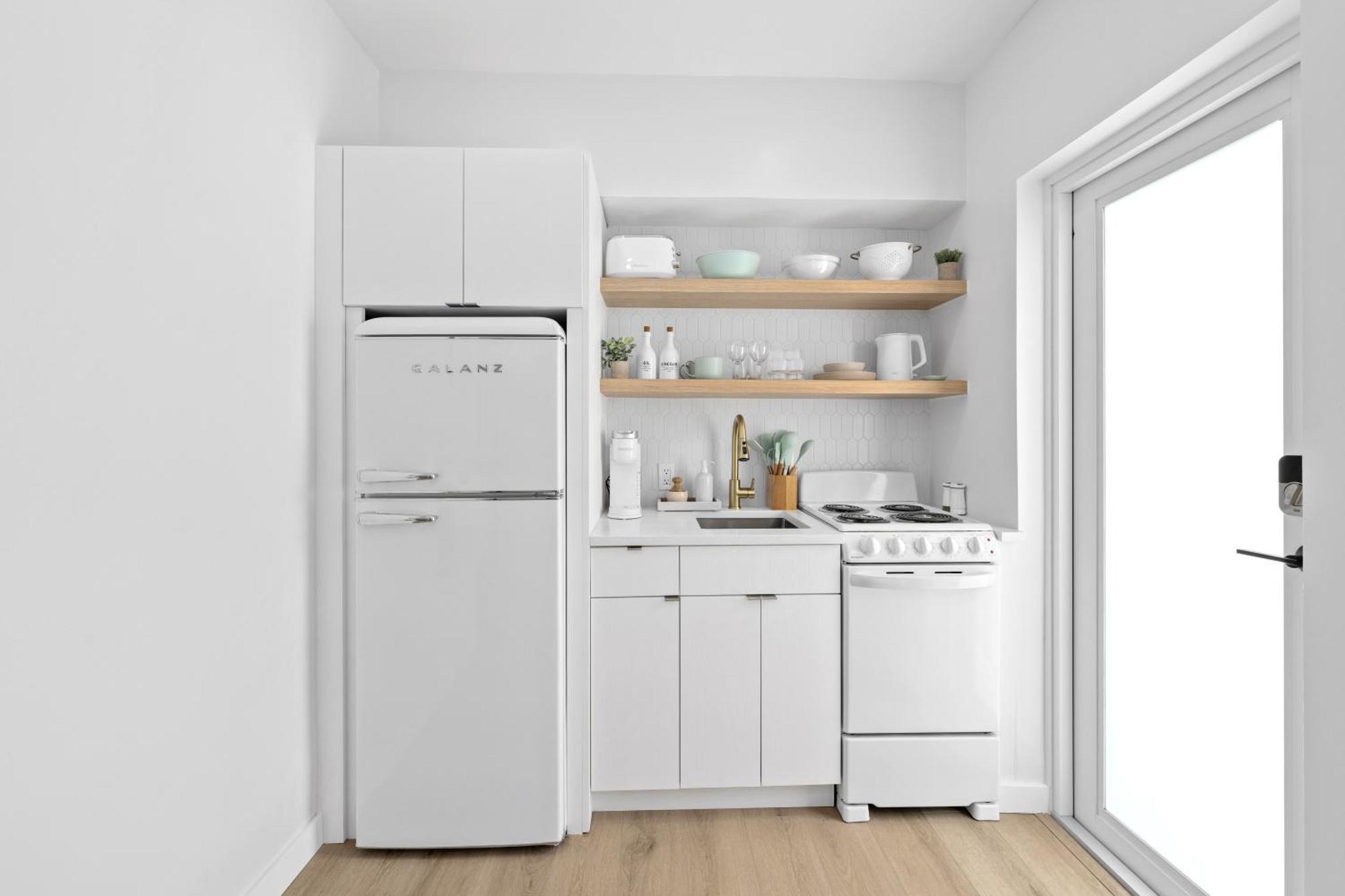 M Lake Worth Beach - Modern Villas Near West Palm Beach, Chic Retro Vibes, King Bed, Cozy Backyard, Bbq, Workspace, High-Speed Internet, Free Parking, 5 Minutes To Downtown & Beach Esterno foto
