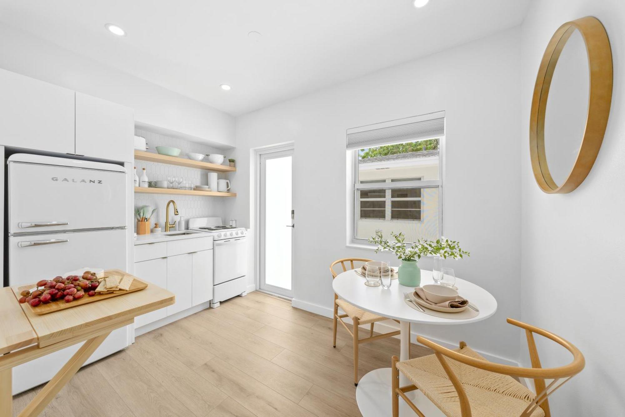 M Lake Worth Beach - Modern Villas Near West Palm Beach, Chic Retro Vibes, King Bed, Cozy Backyard, Bbq, Workspace, High-Speed Internet, Free Parking, 5 Minutes To Downtown & Beach Esterno foto