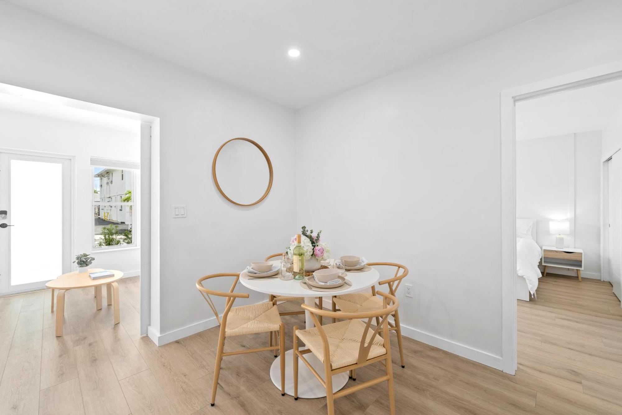 M Lake Worth Beach - Modern Villas Near West Palm Beach, Chic Retro Vibes, King Bed, Cozy Backyard, Bbq, Workspace, High-Speed Internet, Free Parking, 5 Minutes To Downtown & Beach Esterno foto
