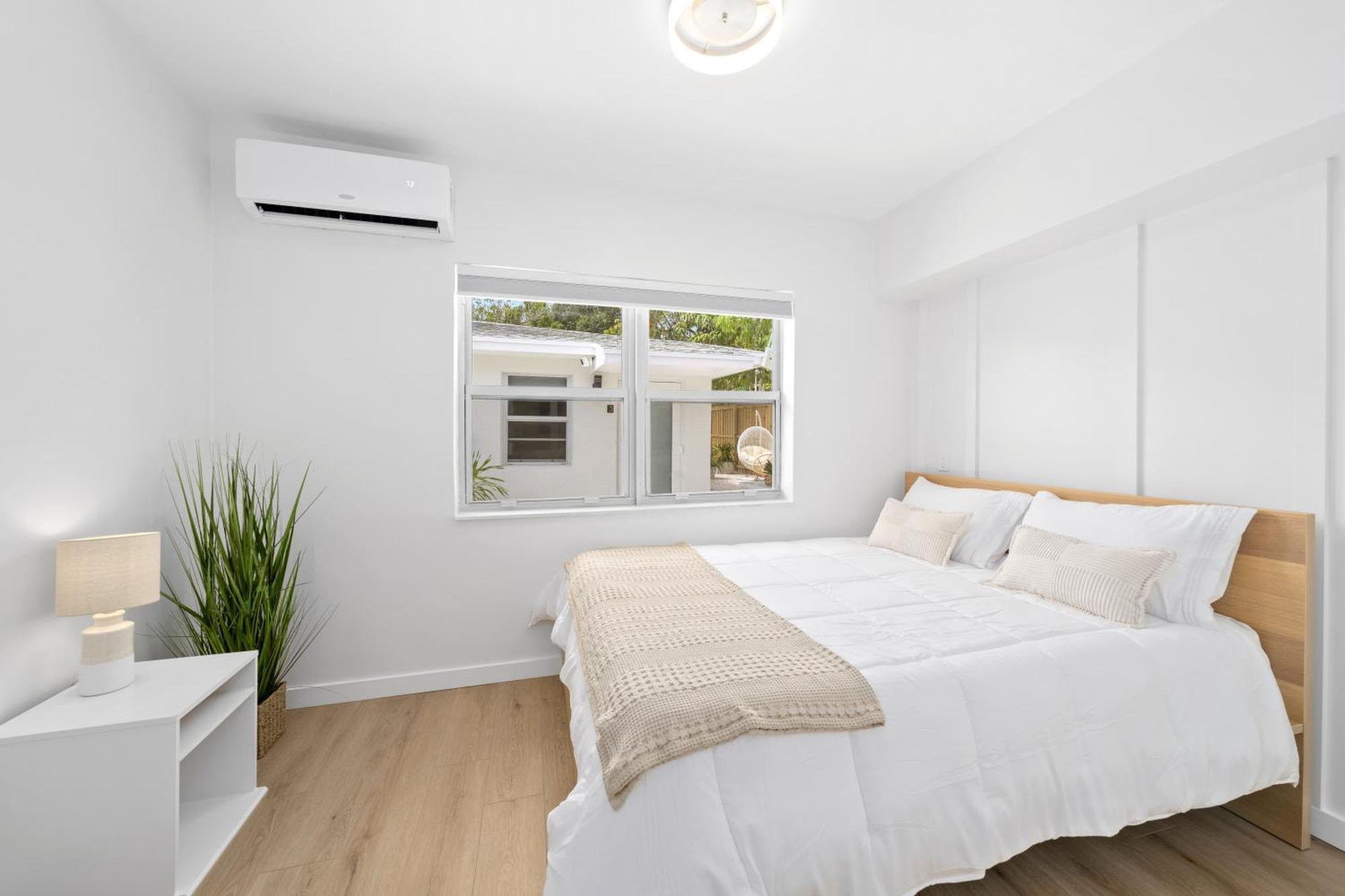 M Lake Worth Beach - Modern Villas Near West Palm Beach, Chic Retro Vibes, King Bed, Cozy Backyard, Bbq, Workspace, High-Speed Internet, Free Parking, 5 Minutes To Downtown & Beach Esterno foto