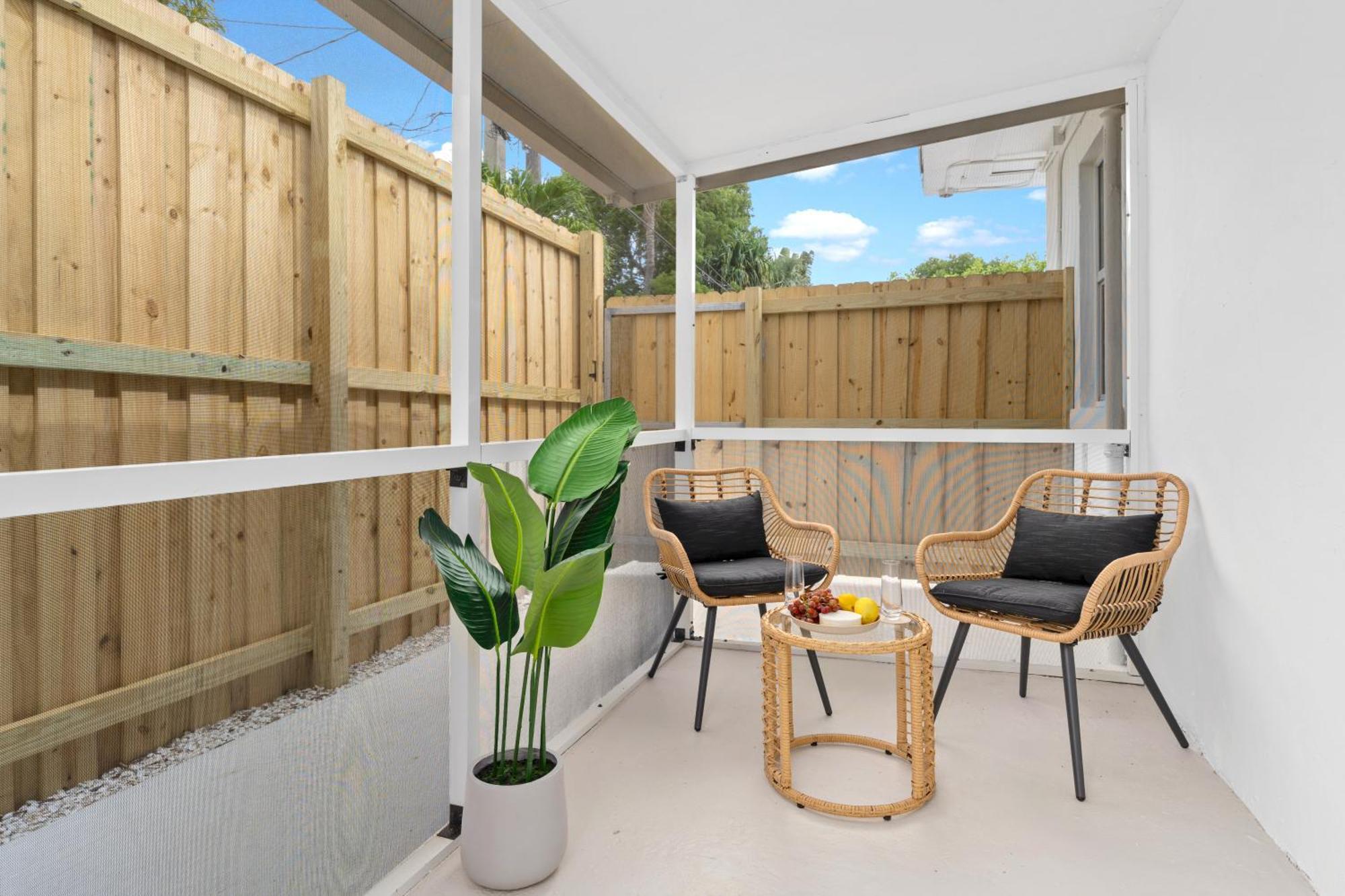 M Lake Worth Beach - Modern Villas Near West Palm Beach, Chic Retro Vibes, King Bed, Cozy Backyard, Bbq, Workspace, High-Speed Internet, Free Parking, 5 Minutes To Downtown & Beach Esterno foto
