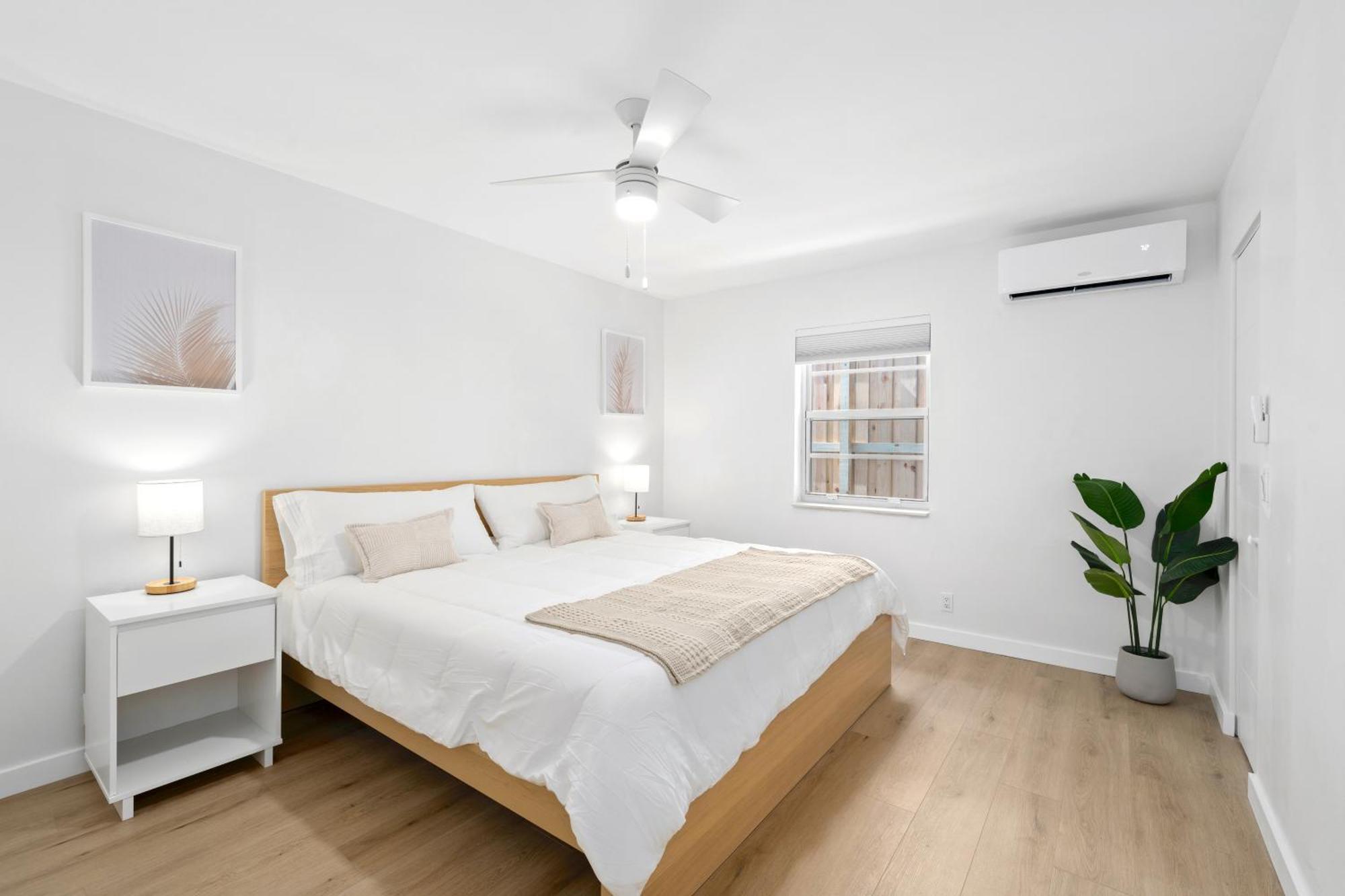 M Lake Worth Beach - Modern Villas Near West Palm Beach, Chic Retro Vibes, King Bed, Cozy Backyard, Bbq, Workspace, High-Speed Internet, Free Parking, 5 Minutes To Downtown & Beach Esterno foto